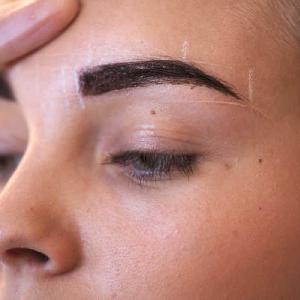 Eyebrow shape and tint Auckland MG 0336
